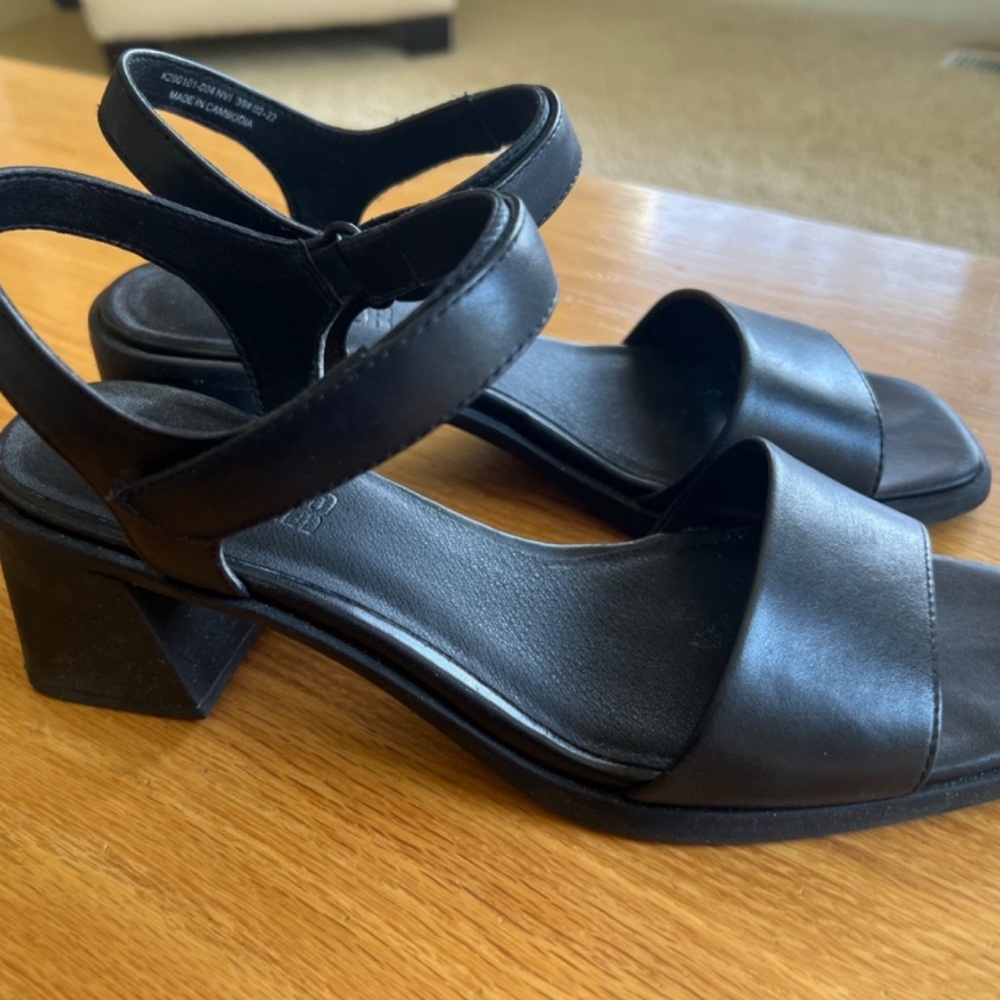Camper Karolina sandals - US9/EU39 in black leather